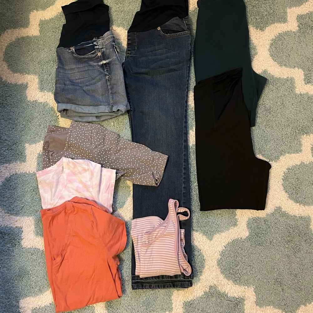 Womens size medium maternity bundle